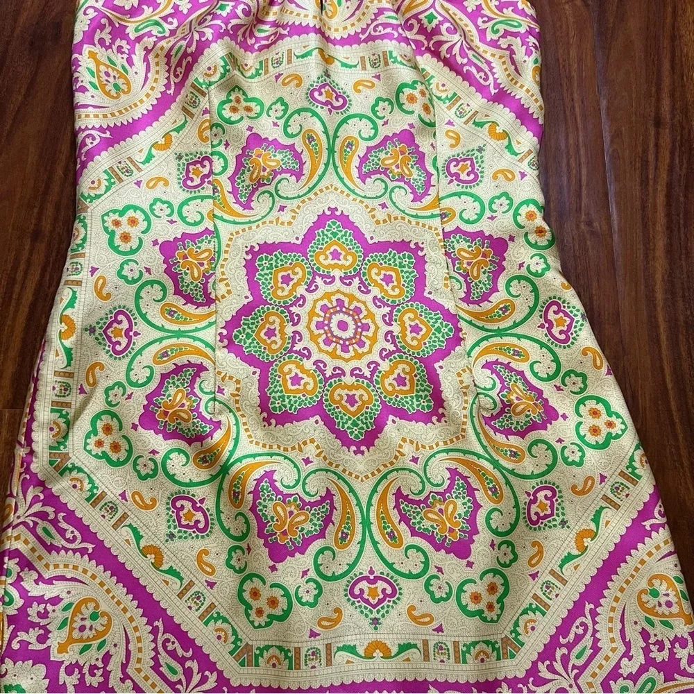 J McLaughlin Silk Halter Bright Paisley Medallion Print Dress size 2 - Picture 4 of 15